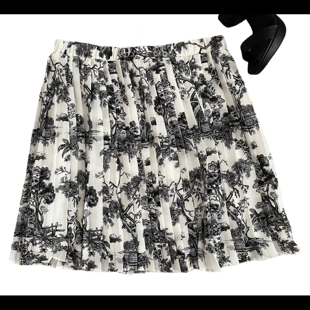 Banana Republic Pleated Skirt